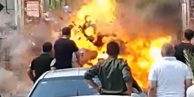 دماء على باب القصر العدلي بطرطوس