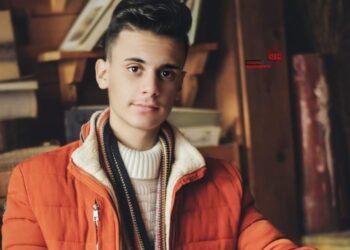 “بعثنا من السماء لنكون السلام”.