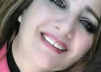 الخربشات الطفولية كانت الطريق للفنانة ثناء اسماعيل