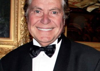 وزيرة الثقافة إيناس عبد الدايم تصدر قرارا بتولي الفنان حسين فهمي لرئاسة مهرجان القاهرة السينمائي الدولي