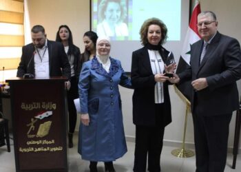 وزارة التربيةالسورية تكرم الفنانة نادين خوري في يوم المرأة العالمي