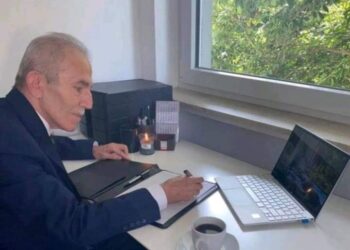 الشاعر صبري مسعود يكتب انتظر ان تقترب مني