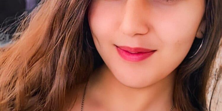 سنابلُ القمح التي تتلون بسمرةِ وجهك