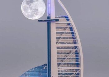 معجزة دبي العبور إلى المستقبل Dubai Gold Rush بقلم الكاتب مصطفى كمال الأمير