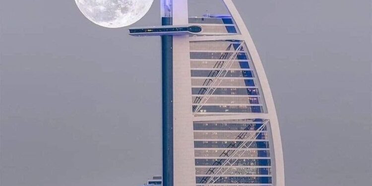 معجزة دبي العبور إلى المستقبل Dubai Gold Rush بقلم الكاتب مصطفى كمال الأمير