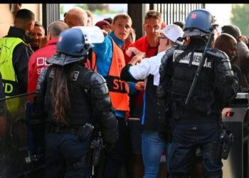 السلطات الفرنسية تجتمع لمناقشة احداث نهائي باريس متابعة الحكم أباذر