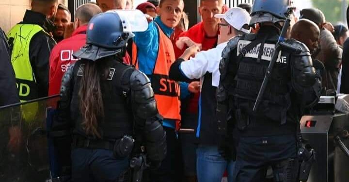 السلطات الفرنسية تجتمع لمناقشة احداث نهائي باريس متابعة الحكم أباذر