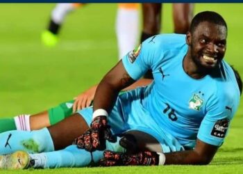 فيفا يعاقب حارس كوت ديفوار بالإيقاف 18 شهر تقرير الحكم أباذر