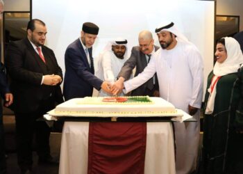 الشيخ بطي  عبدالحكيم آل مكتوم يشارك القنصلية الجزائرية بدبي والجالية الجزائرية في الإمارات إحتفالية ستينية الإستقلال