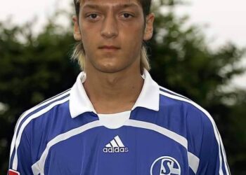 قصة نجم  لامع مسعود اوزيل بقلم سعد ابوذر