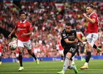 قطار ارسنال يتوقف في محطة مانشستر في ليلة تألق راشفورد