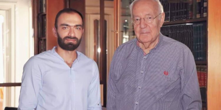 لقاءالإعلامي محمد حاج علي مع الكاتب والباحث والمؤرخ محمد قجة