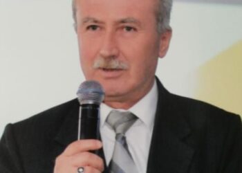 قلمي يعبر  لِما تجيش به أنفاسي