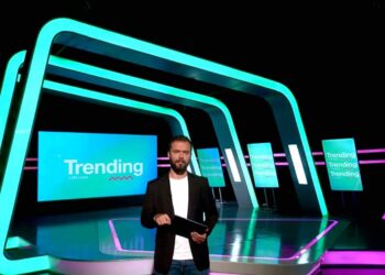 مذيع برنامج عالمكم د عبد الحميد حاج علي