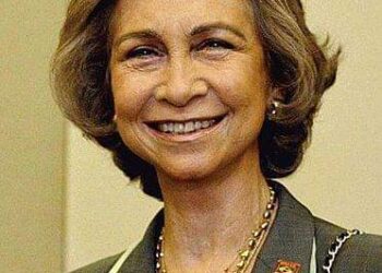 من هي الشقيقة الكبرى لآخر ملوك اليونان قسطنطين لماذا تخلت عن العرش واعتنقت المذهب الروماني