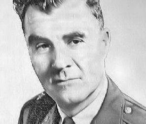 تعرف على مطلق القنبلة الذرية على هيروشيما ولماذا أطلق على طائرته اسم اينولا جاي