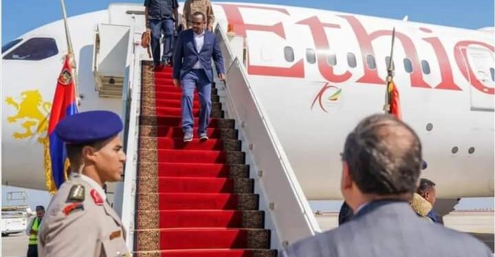 عاجل وصل الآن إلى العاصمة المصرية القاهرة رئيس الوزراء الأثيوبي ابي احمد في زيارة مفاجئة