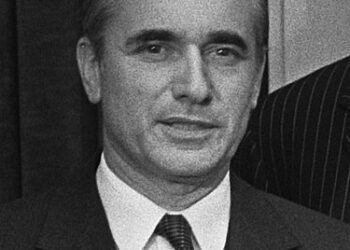 في مثل هذا اليوم10 نوفمبر2000م..   سامح جميل..