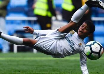 على خطى الوالده رونالدو الأبن  يترك فريقه بقلم سعد أبو ذر العراق