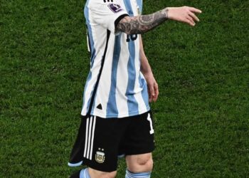 الأرجنتين ليونيل ميسي بعد الفوز على أستراليا ميسي فوجىء بخروج ألمانيا ويشيد بالبرازيل وفرنسا وإسبانيا بقلم سعد أبو ذر العراق