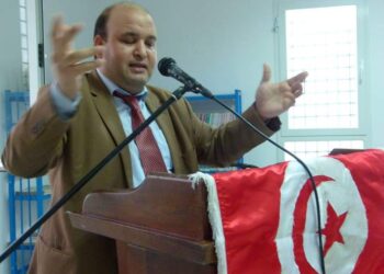 الشاعر المنير وسلاتي يكتب لاتسالي لما قلبي وصل متاخرا من مجموعة ذاكرة الجلنار