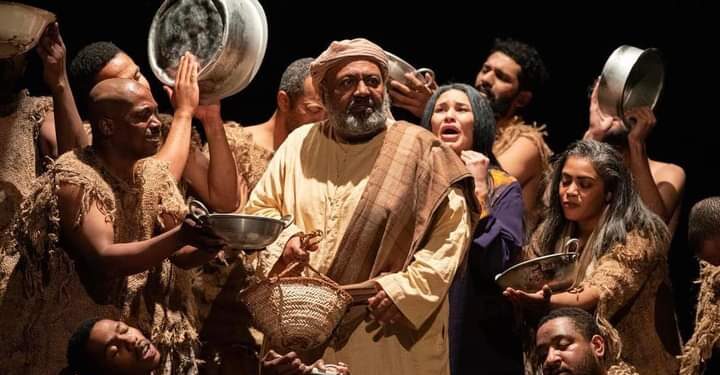 فرقة مسرح الشارقة تفوز بافضل عرض مسرحي في مهرجان الشارقة للمسرح الخليجي