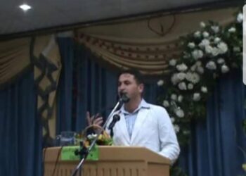 كالملك بقلم الشاعر عمر عبد الكريم فلاحة سورية