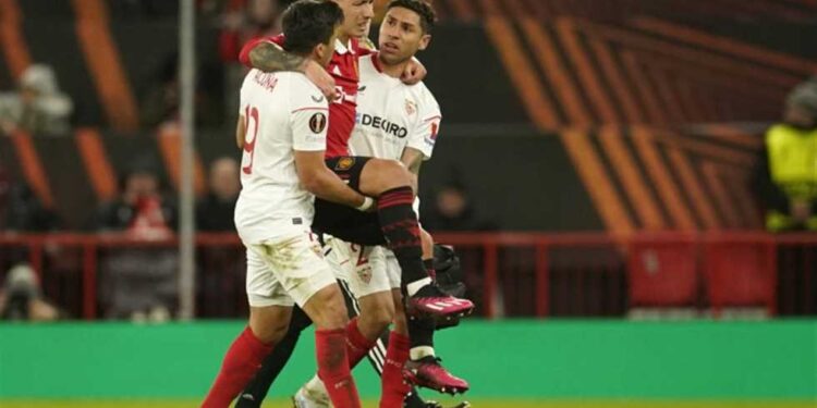 مانشستر يونايتد يعلن غياب مارتينيز حتى نهاية الموسم متابعة سعد جلاب العراق