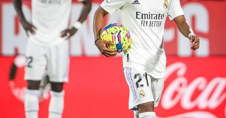 ميسي يهرب من أسئلة العودة لبرشلونة متابعة سعد جلاب العراق