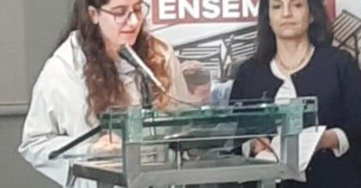الطالبة زينب نور سعد الأولى على مدارس لبنان في مسابقة لبنان كما نحلم به للوكالة الجامعية للفرنكفونية ووزارة التربية