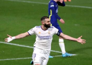 ريال مدريد يقترب من نهائي دوري الأبطال بثنائية في تشيلسي