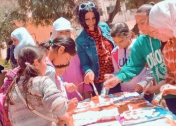 الفنانة التشكيلية جوليا سعيد في ثقافي الكسوة تحت رعاية وزارة الثقافة ورشة الرسم بتراب الوطن