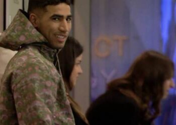  حكيمي يتابع مباراة فريقة السابق سعد جلاب العراق