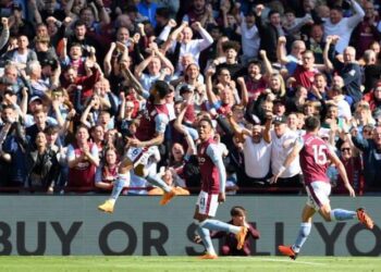 استون فيلا يهزم توتنهام سعد جلاب