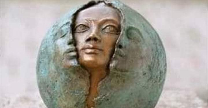 أتشتري العزلة حُبًا بقلم الشاعرة حميدة احمد ش