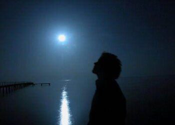 لحظة صمت بقلم الشاعرة اطياف الخفاجي العراق