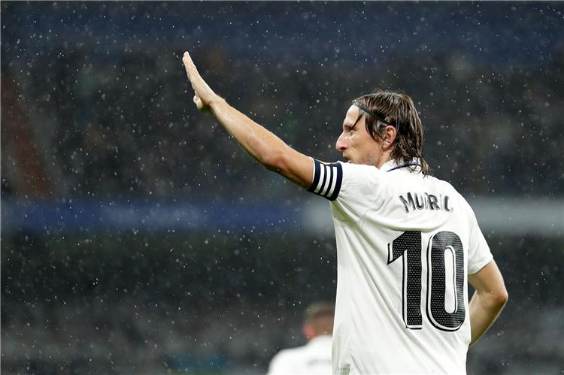 لوكا مودريتش يرفض الرحيل للسعودية متابعة سعد جلاب العراق