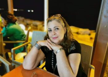 الهاربة بقلم الأديبة  سونيا عبد اللطيف تونس