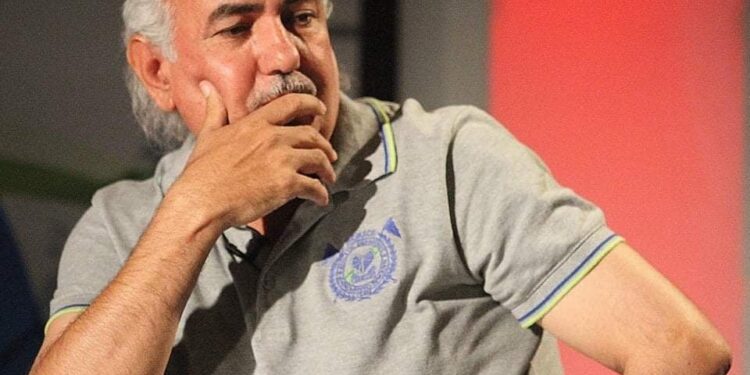 شفاه سياسية شهية بقلم الكاتب الصحفي حسين الذكر العراق