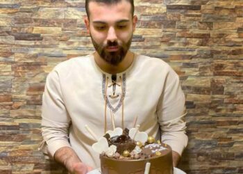 الفنان حيدر احمد يحتفل بعيد ميلاده وسط الأهل والأصدقاء