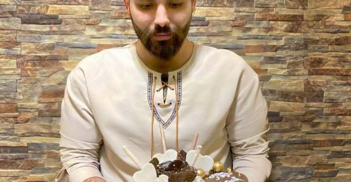 الفنان حيدر احمد يحتفل بعيد ميلاده وسط الأهل والأصدقاء