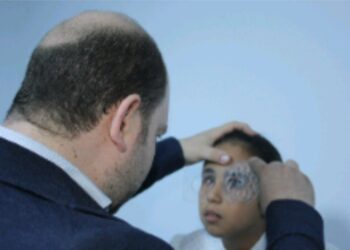 مصحة الهرم تستقبل فريق طبي متخصص تركيب العيون الاصطناعية
