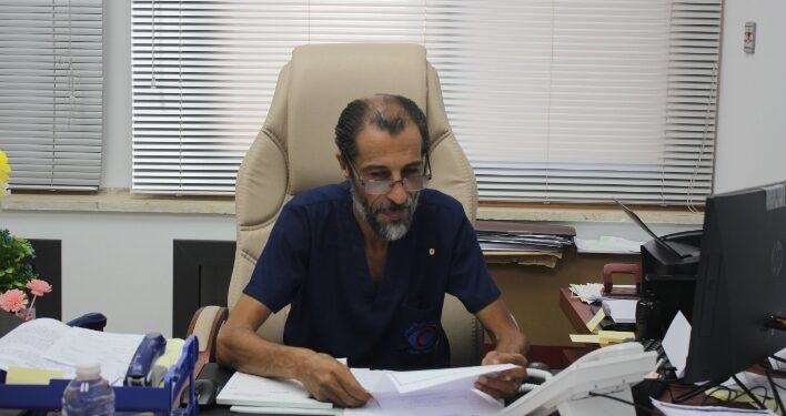 المدير الطبي العيادة الخارجية بنغازى  ” نحن نقدم أفضل الخدمات الطبية ، تستقبل حوالى 250 حالة يوميا”