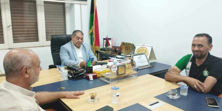 رئيس اللجنة البارالمبية الليبية والالمبياد الليبي يجتمع بمدير فرع طرابلس الكبرى لوزارة الشباب 