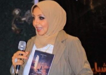 الكاتبة الروائية والإعلامية زينب على درويش “الكاتب لا يستطيع ان يتوقف عن الكتابة فهى بمثابه الاكسجين له تفريغا للنفس”