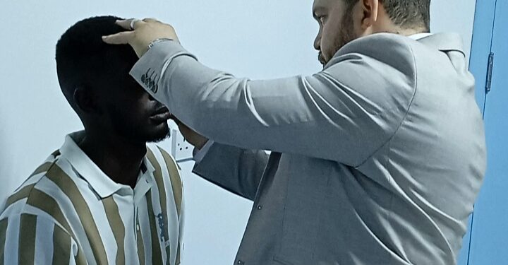 فريق الطبي الزائر للعيون يستكمل حالات الحجر بمستشفى الهرم 