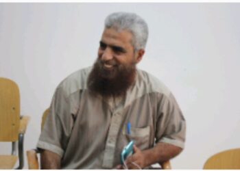 الشيخ نجم يلقي محاضرة توعوية طلبة مدرسة خالد بن الوليد