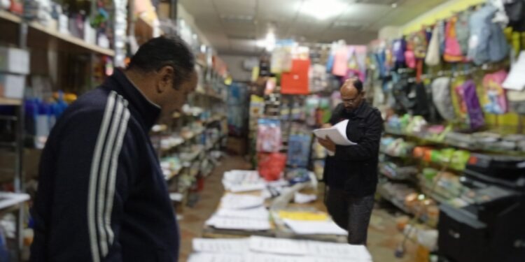 قرطاسية ومكتبة المتوسط تدعم الطلبة طلية فترة العام الدراسي 