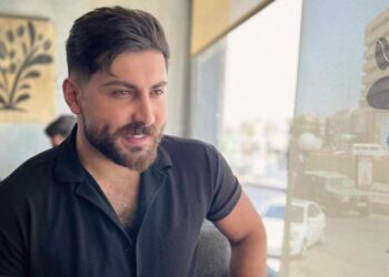“تحقيق الجمال الطبيعي: الدكتور إبراهيم عمران حسن يكشف عن تقنيات مبتكرة لتحسين الابتسامة بدون جراحة”