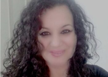 مثل شجرة عمرها قرون